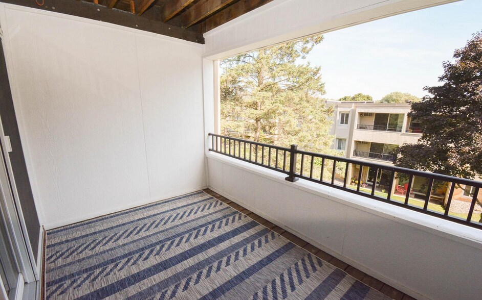 Building Photo - 607 19th St NW