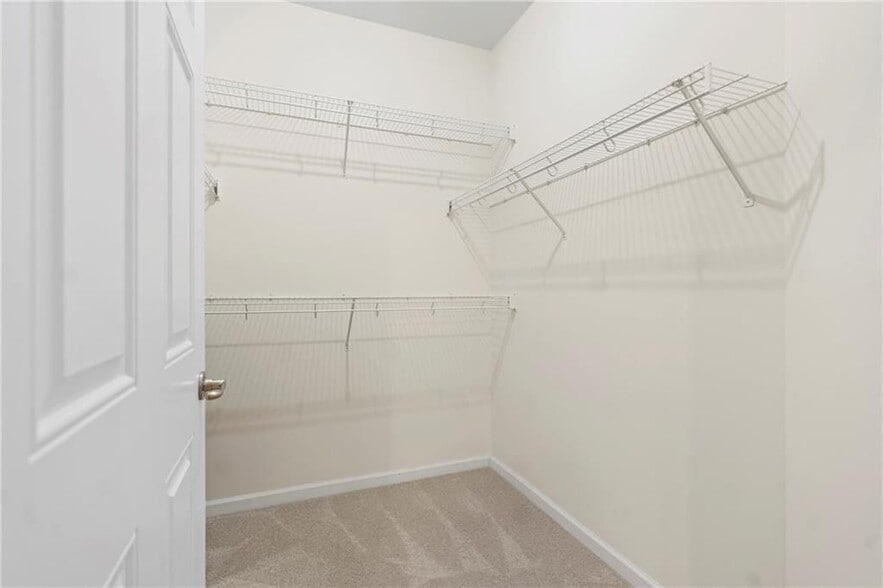 Building Photo - 3300 Dogwood Dr
