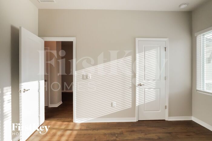 Building Photo - 17827 Passionflower Cir