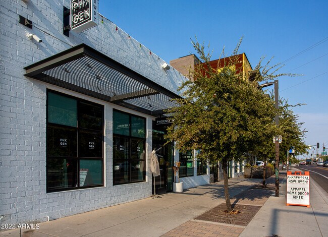 Building Photo - 805 4th Ave