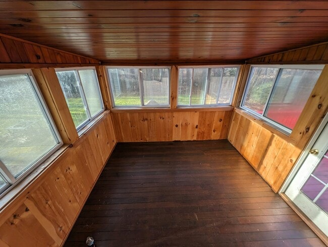 Building Photo - 247 Woodland Rd