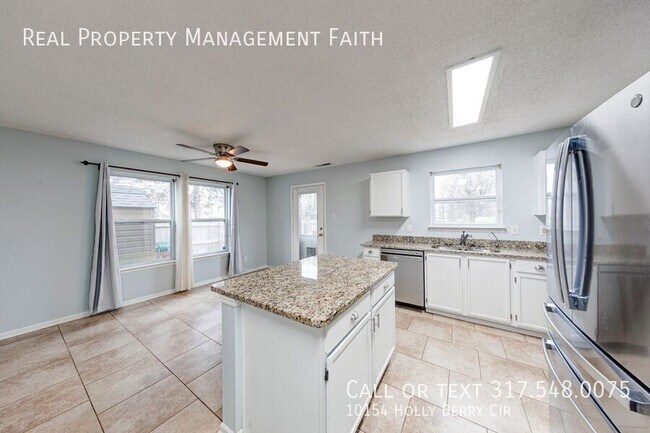 Building Photo - 10154 Holly Berry Cir