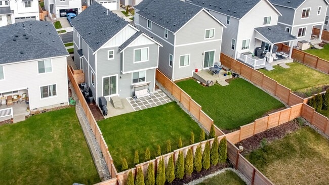 Building Photo - Beautiful 3 Bedroom 2.5 Bathroom Property
