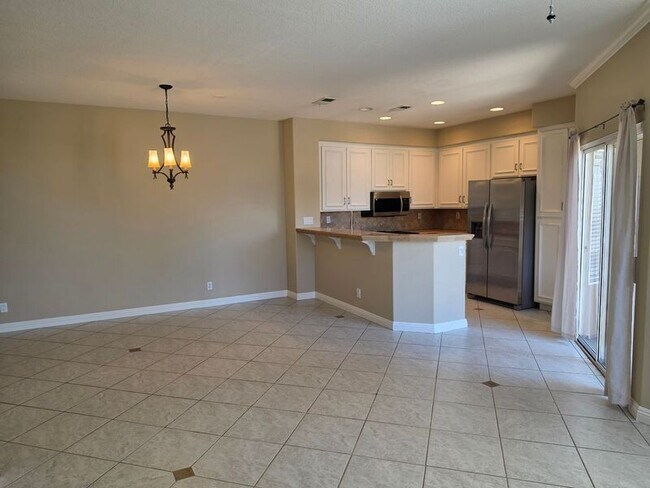 Building Photo - 28436 Yosemite Dr