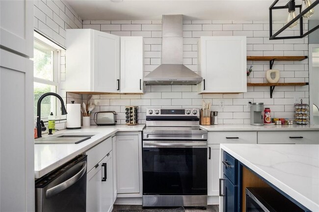 Building Photo - 1778 Flintwood Dr SE