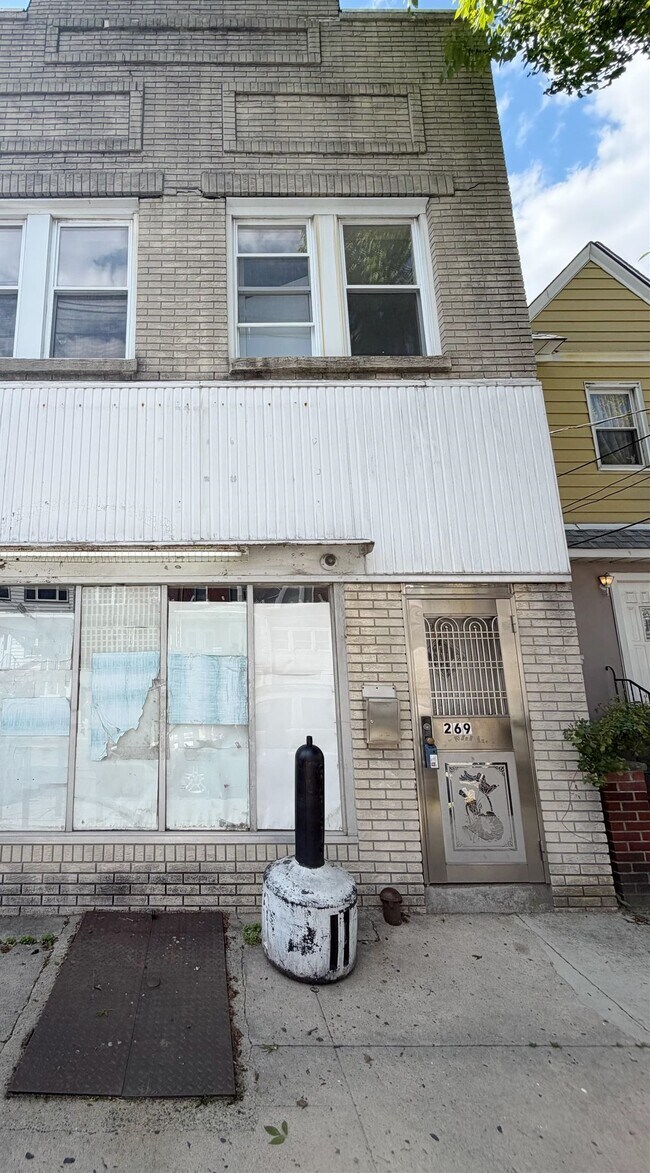 Building Photo - 269 Avenue B