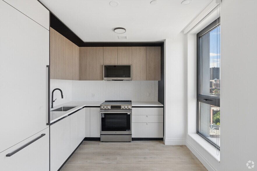 1BR, 1BA - 648SF - Kitchen - Forte Living