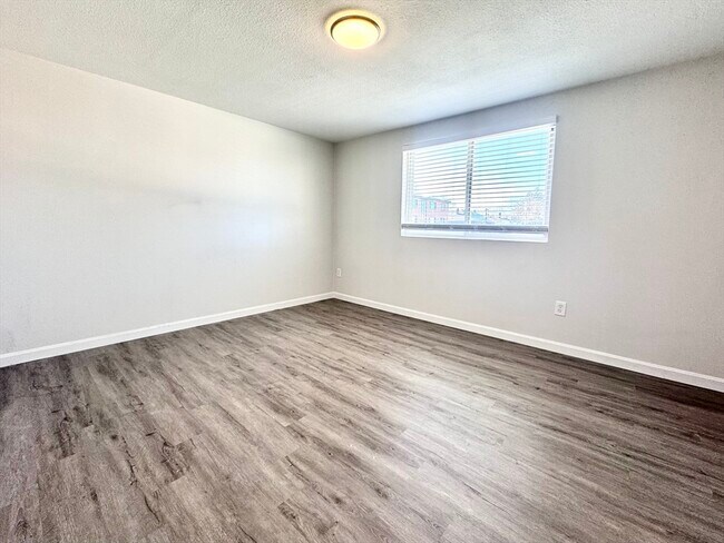 Building Photo - 50-58-58 Walnut St