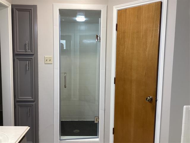 Building Photo - 2841 Southridge Dr