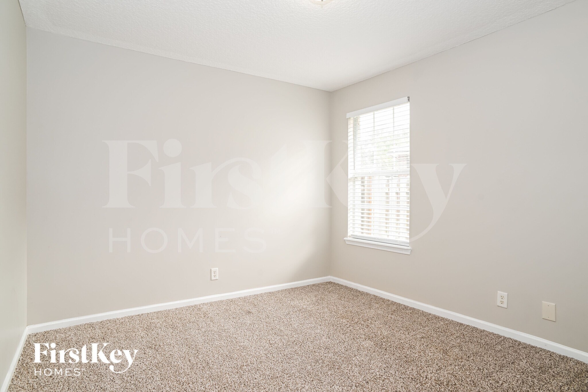 Building Photo - 2352 Chartley Ln S