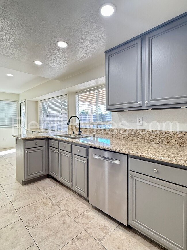 Building Photo - 23835 Cork Oak Cir