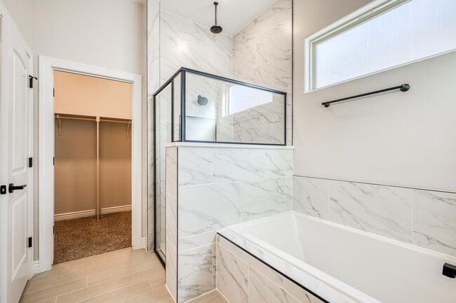 Building Photo - Beautiful East side House 4 bed-2.5 baths, part of The Club that includes Swimming Pool, Gym, Ten...