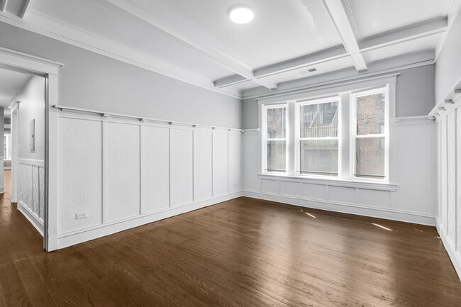 Building Photo - 5724 S King Dr
