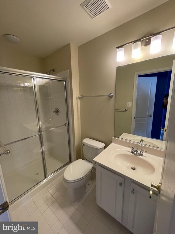 Building Photo - 21330 Meadow Field Ct