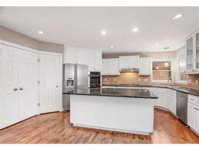 Primary Photo - 1809 Baker Park Rd