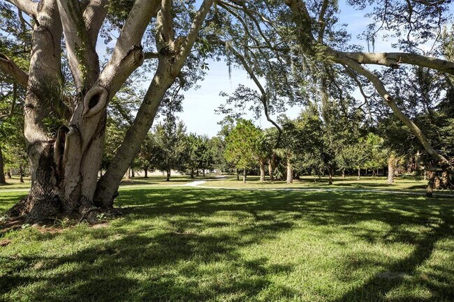 Building Photo - 1711 Starling Dr
