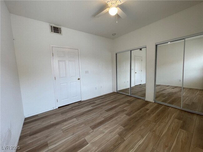 Building Photo - 6160 Rumrill St