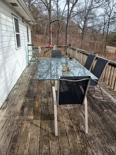 Building Photo - 70 Maple St