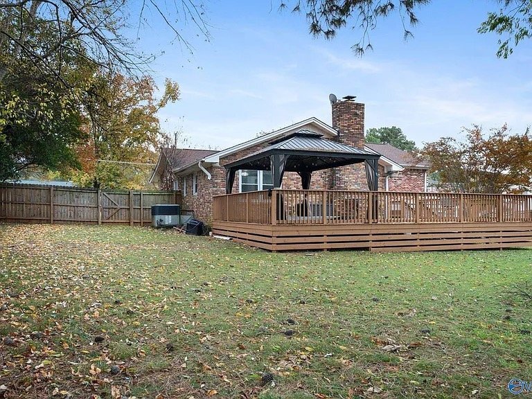 Building Photo - 2102 Chadburn Dr SW