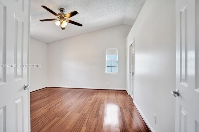 Building Photo - 21461 Sawmill Ct