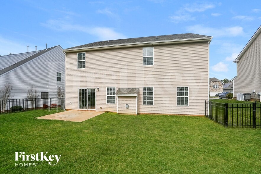 Building Photo - 2250 Laurens Dr