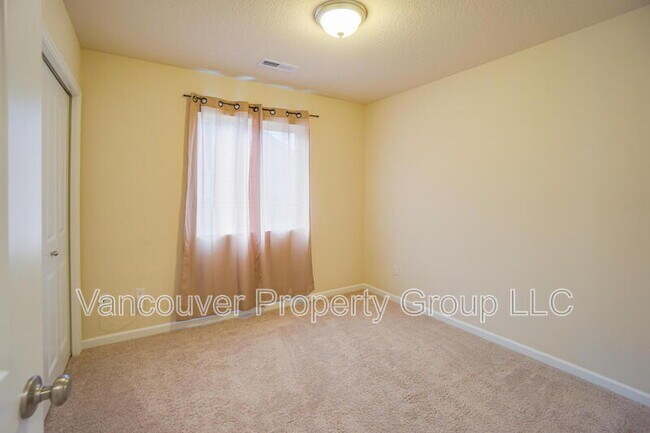 Building Photo - 2273 S Red Tail Loop