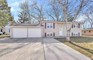 Building Photo - 414 N Saint Bernard Dr