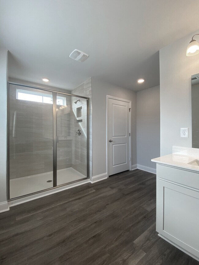 Building Photo - 6015 Forest Dell Ct