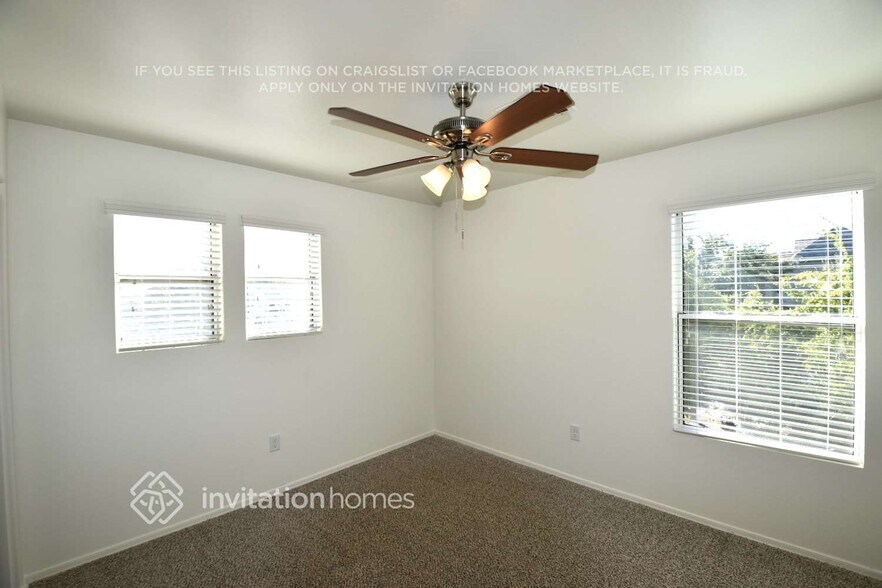 Building Photo - 7410 S 39th Dr