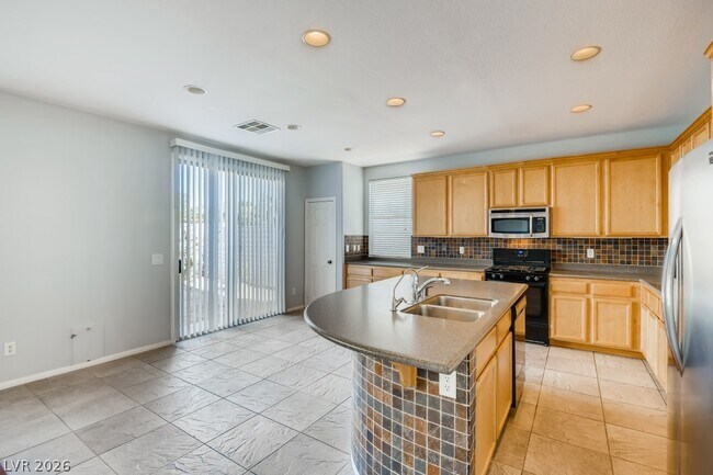 Building Photo - 9294 Eaton Creek Ct