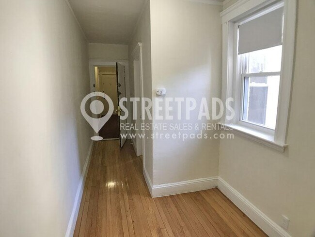 Building Photo - 1 bedroom in Boston MA 02215