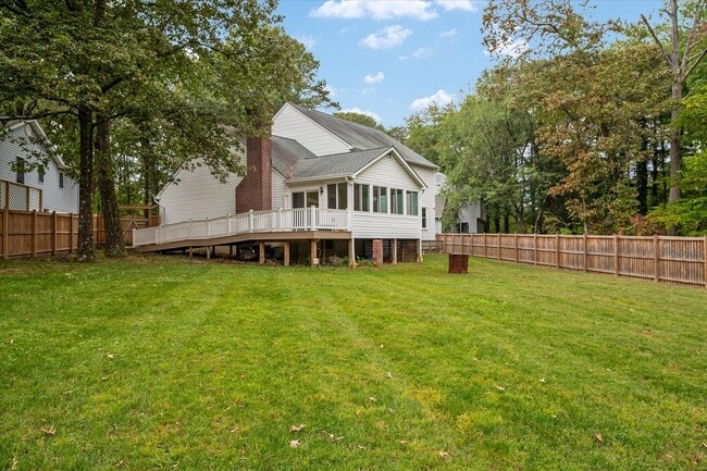 Building Photo - Charming Colonial in Elmhurst Station