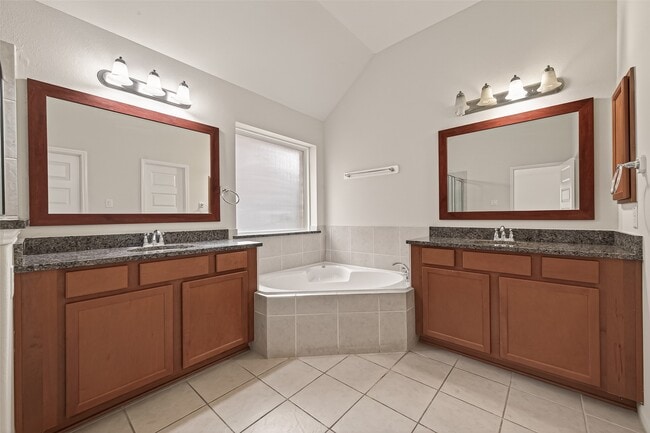 Building Photo - 17506 Waeback Dr