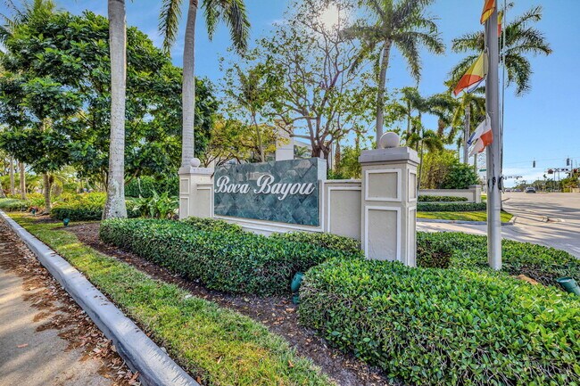 Building Photo - 11 Royal Palm Way