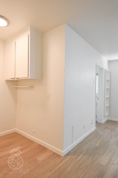 Building Photo - 2262 Fox Hills Dr