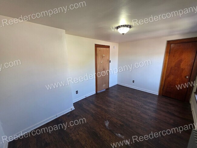 Building Photo - 3915 Catalpa St