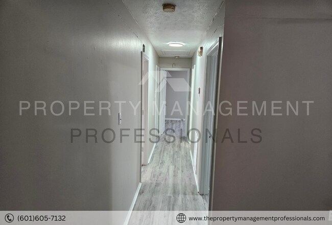 Building Photo - 2814 Smith Robinson St