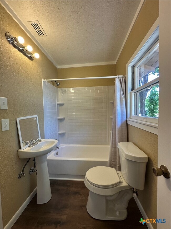 Building Photo - 726 E Humphreys St