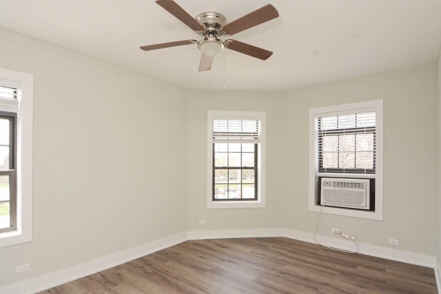 Building Photo - 729 Saint Johns Ave