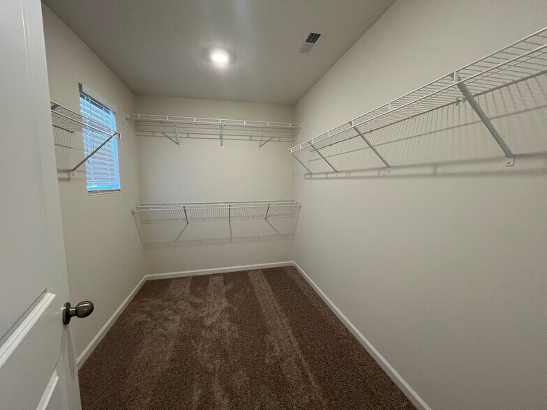 Building Photo - 151 Figleaf Ln