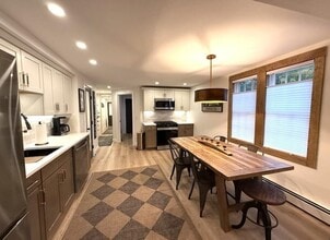 Building Photo - 2895 White Mountain Hwy