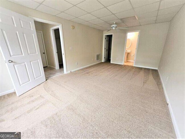 Building Photo - 197 Meadow Spring Ct