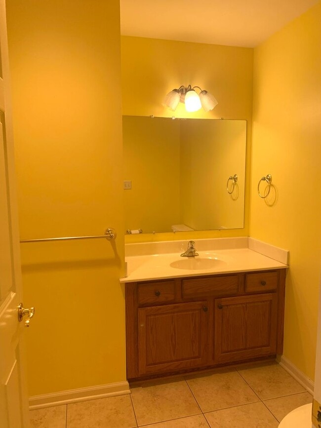 Building Photo - CONTRACT PENDING!! Lovely single family, brick rancher home with 3 beds/2.5 baths!!