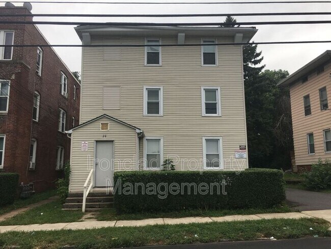 Primary Photo - 28 Oak St