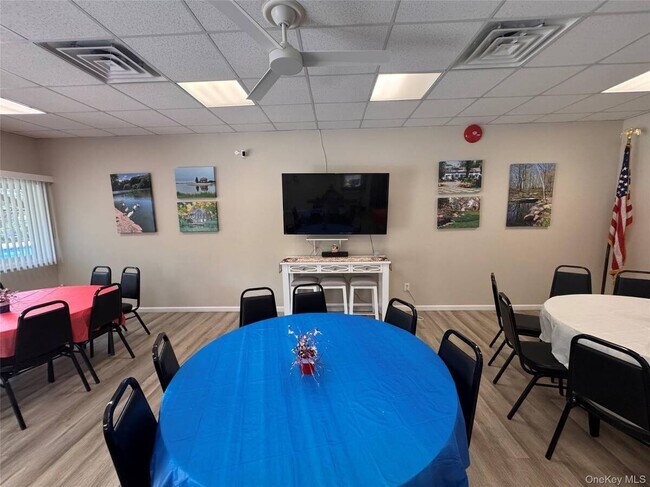 Building Photo - 20 Strathmore Gate Dr