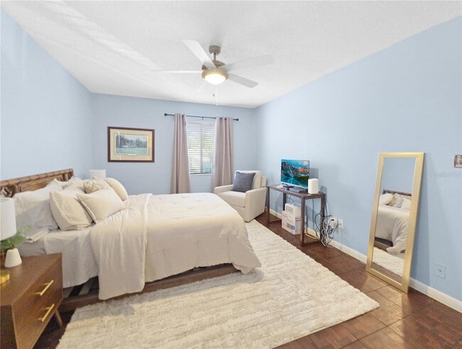 Building Photo - 553 Fairways Cir