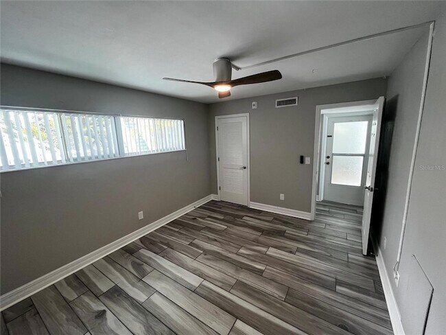 Building Photo - 2566 Gary Cir