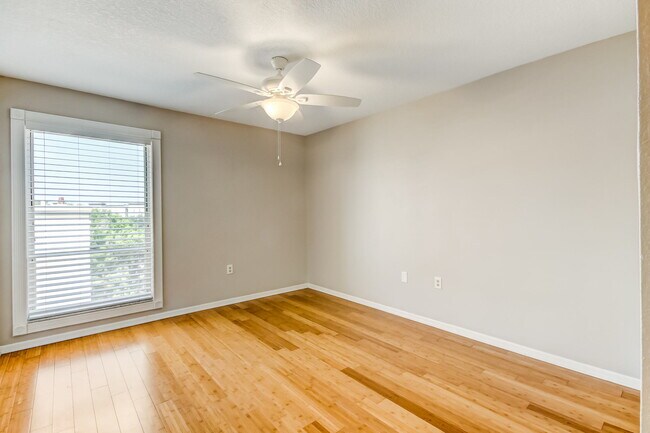 Building Photo - 204 Quayside Cir
