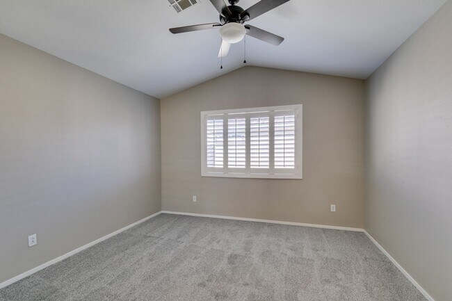 Building Photo - GORGEOUS HOME WITH TONS OF UPGRADES*GATED COMMUNITY WITH A COMMUNITY POOL*