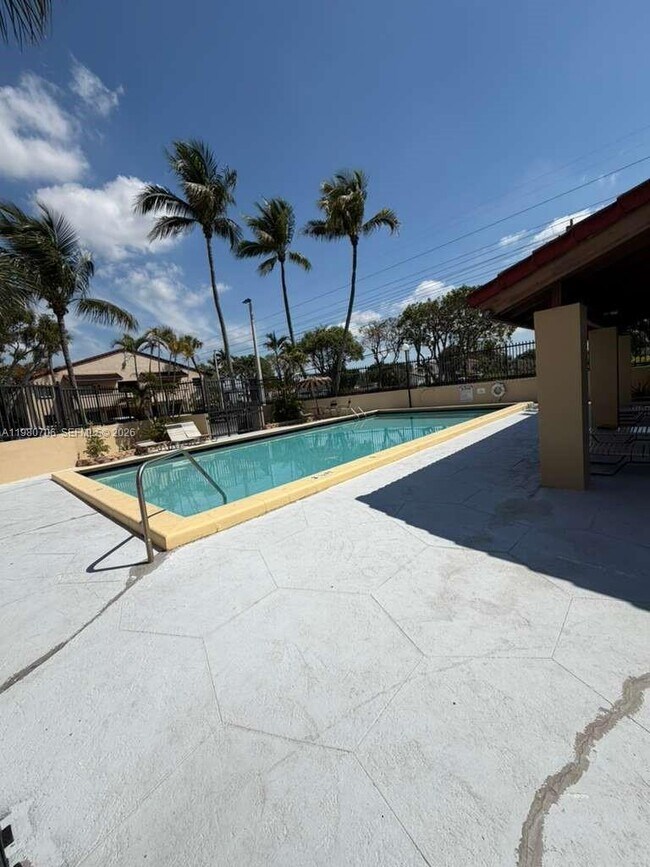 Building Photo - 6246 SW 136th Ct